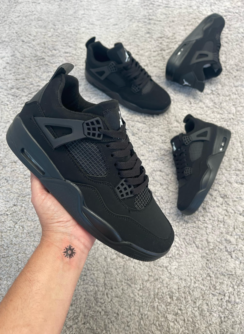Nike Jordan 4 negra