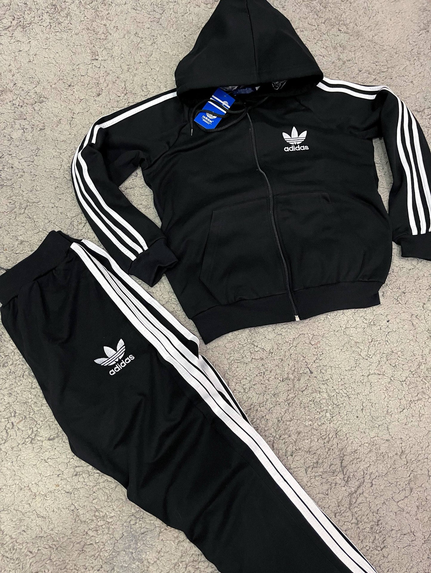 Adidas clásico negro
