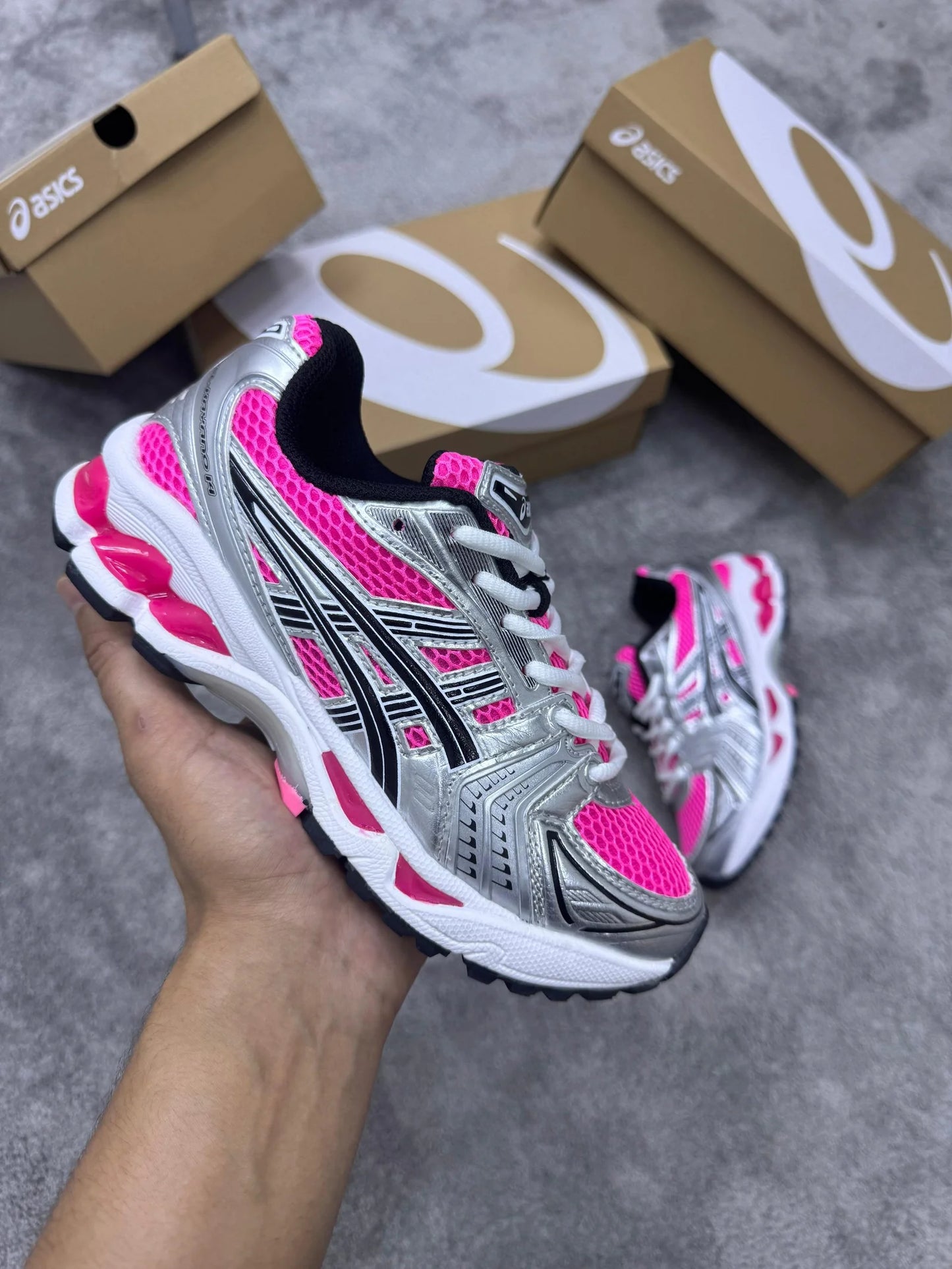 Asics GEL-Kayano gris y rosa