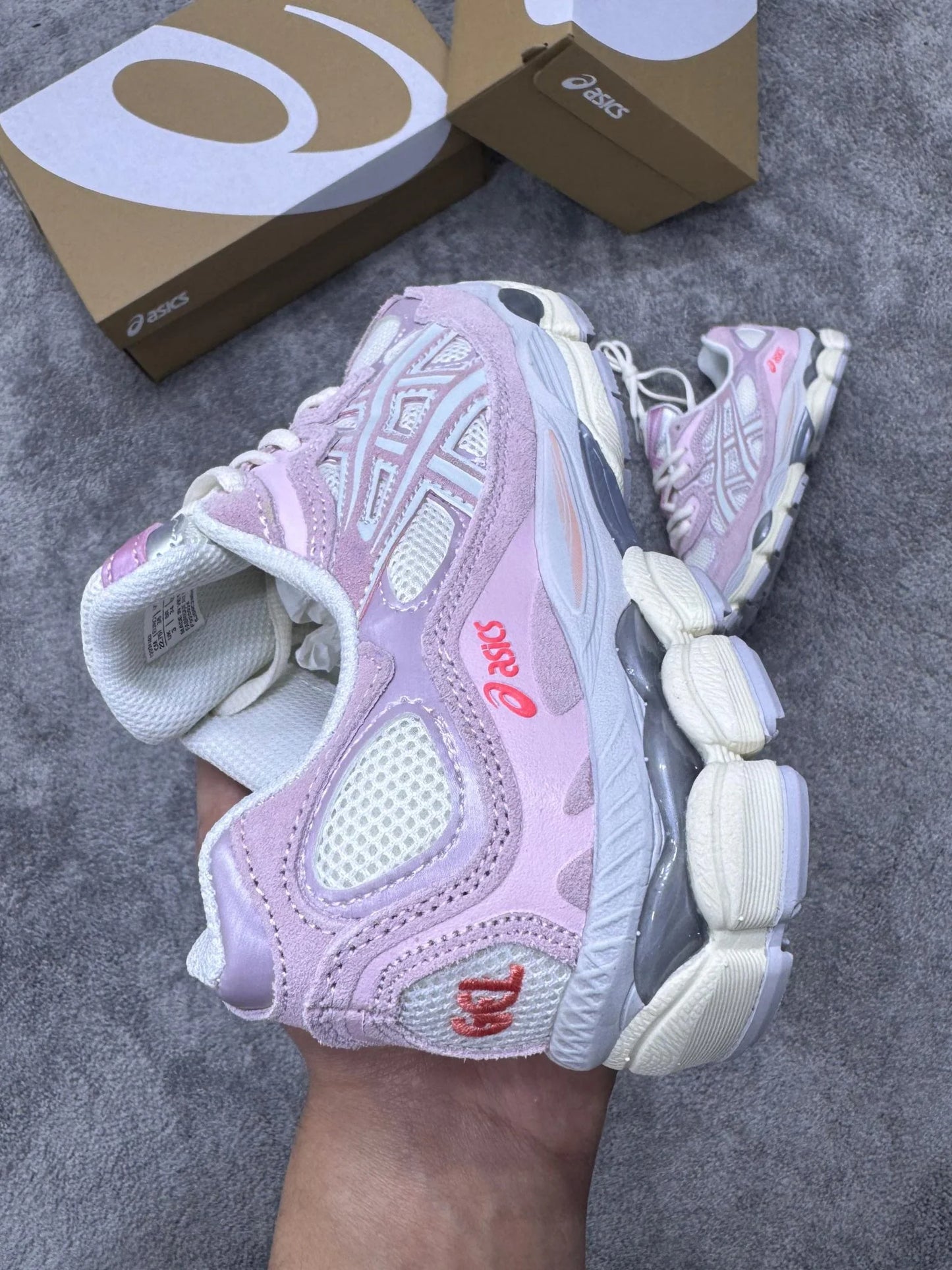 ASICS GEL-NYC rosa y crema