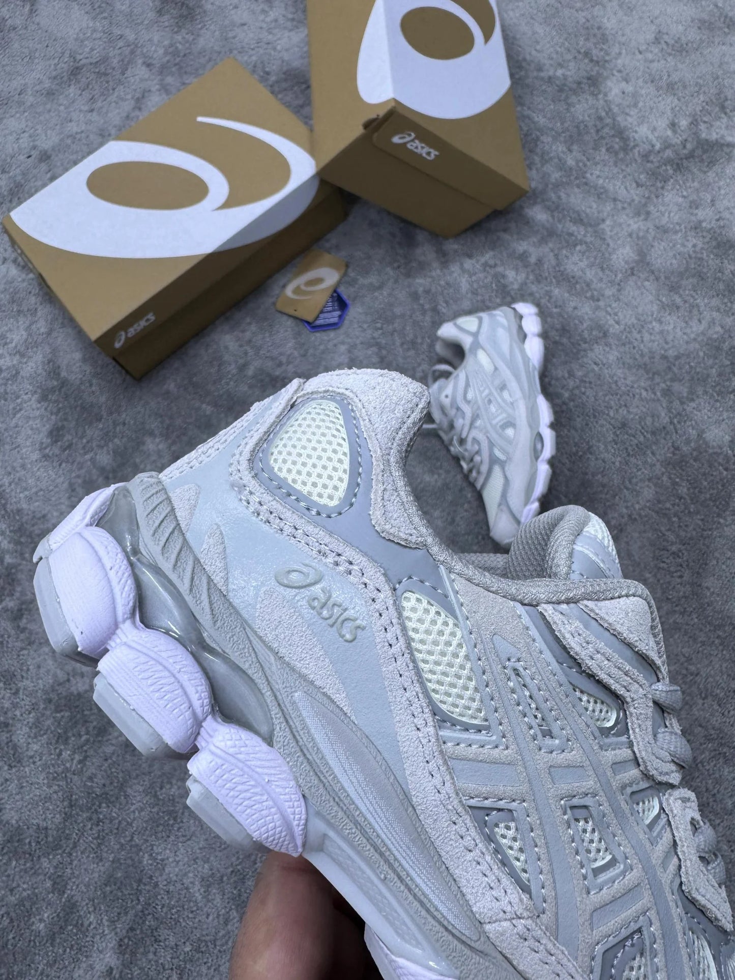 ASICS GEL-NYC gris crema