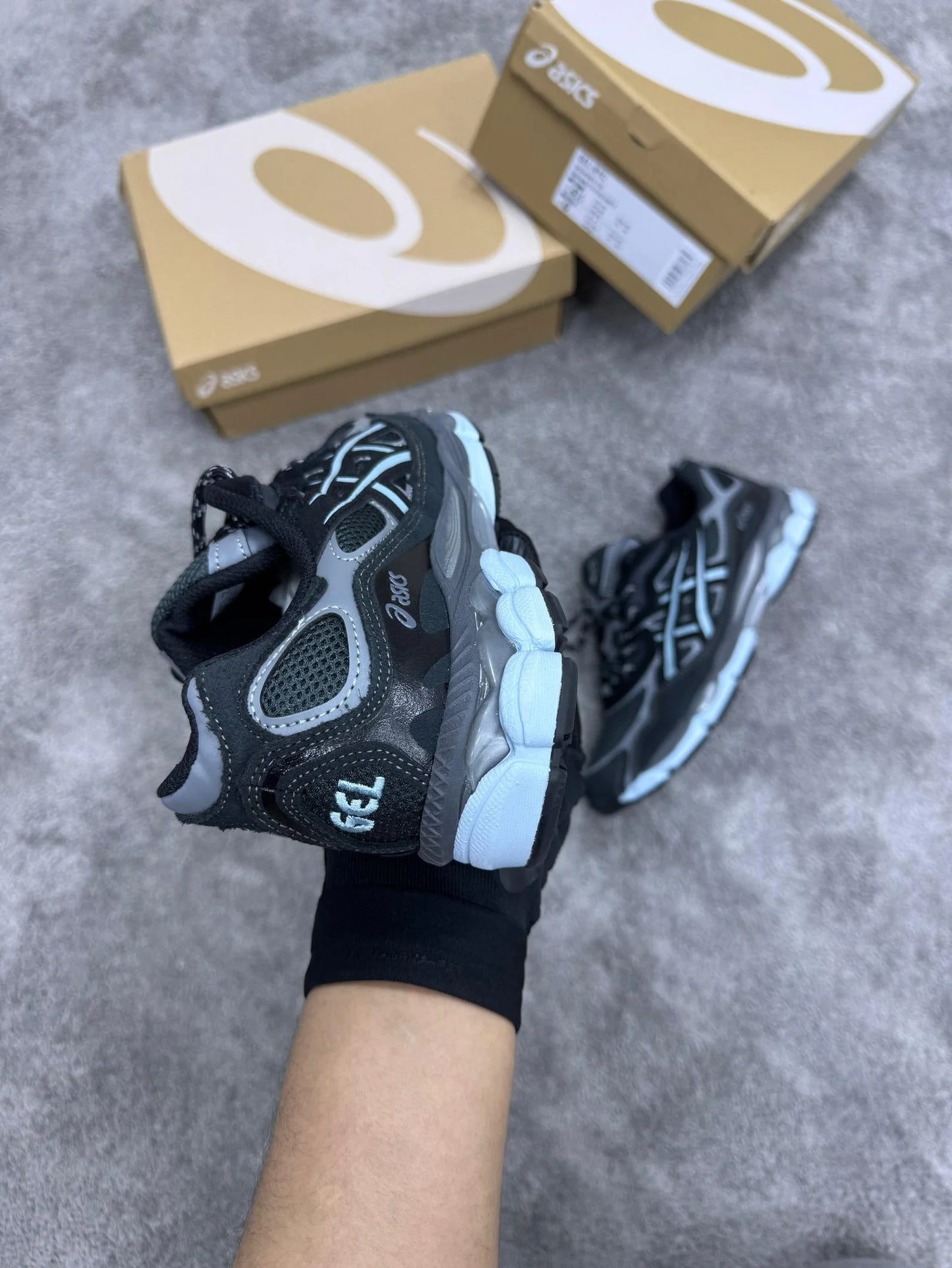 ASICS GEL-NYC negro y azul