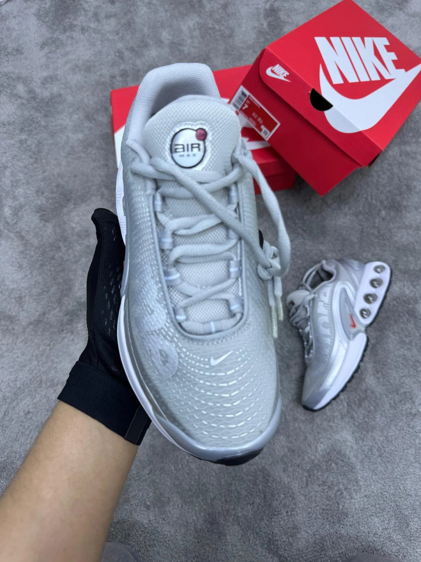 Nike DN x Supreme gris