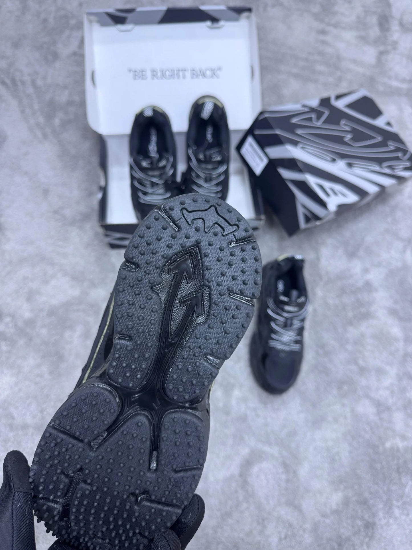 Off-White be Right full black