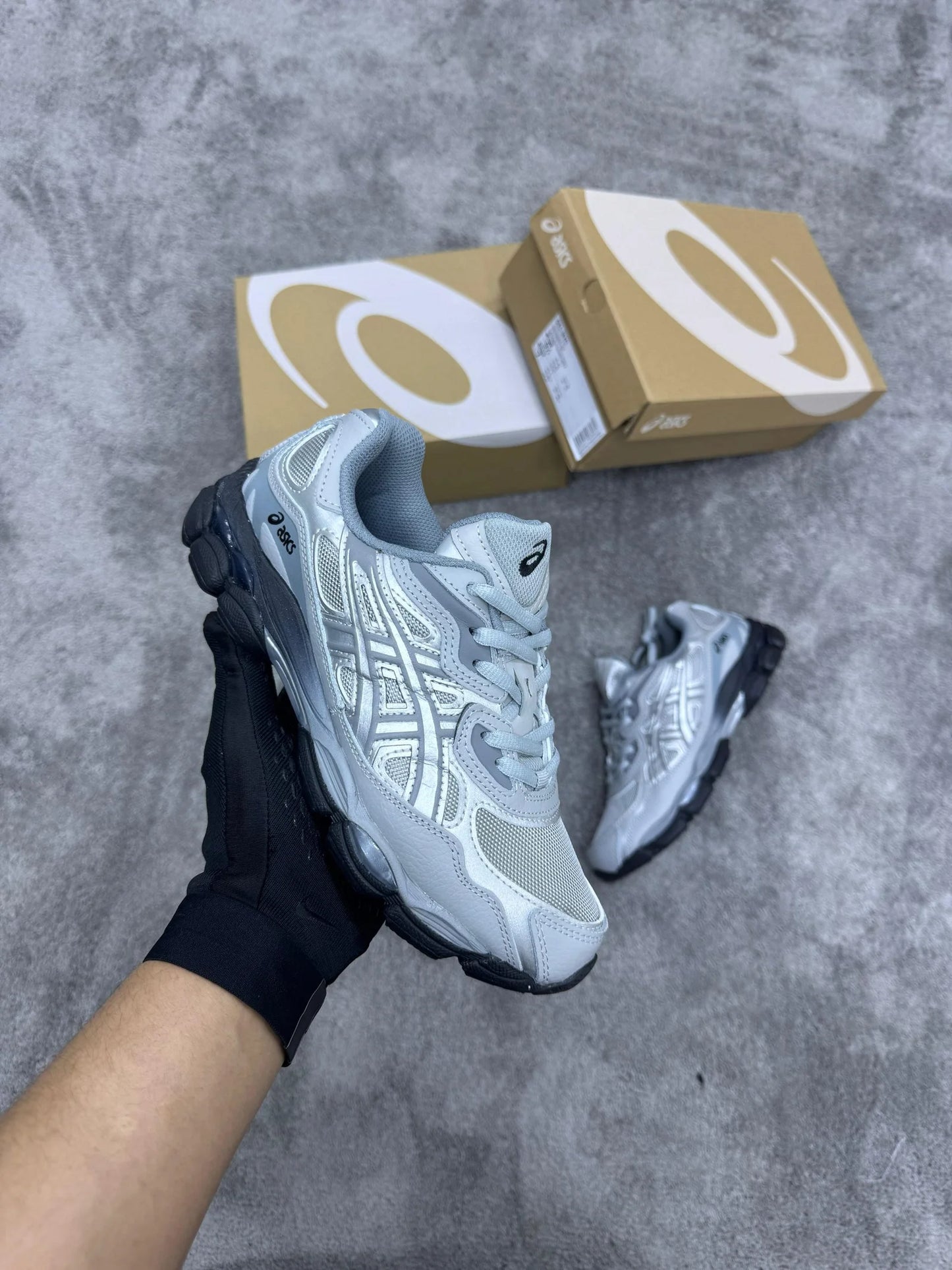 Asics GEL-NYC gris y negra