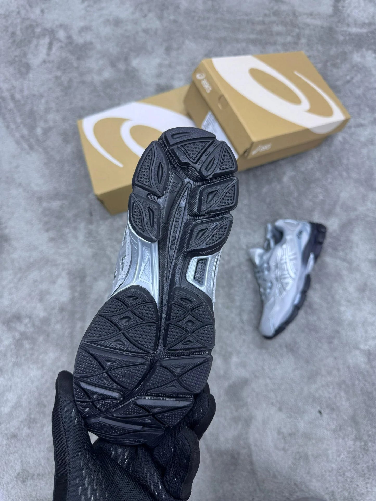 Asics GEL-NYC gris y negra