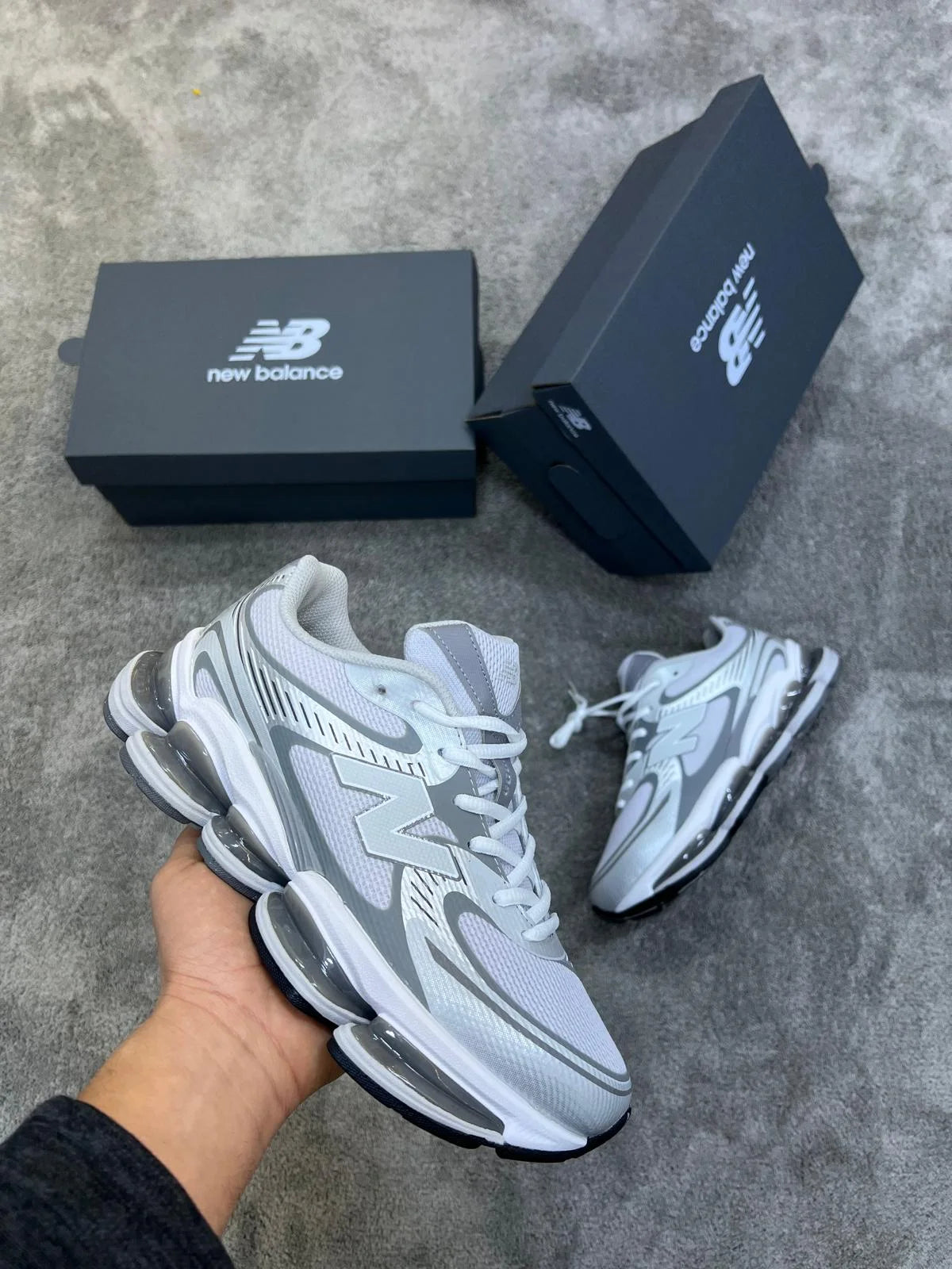 New Balance 2000 plateado