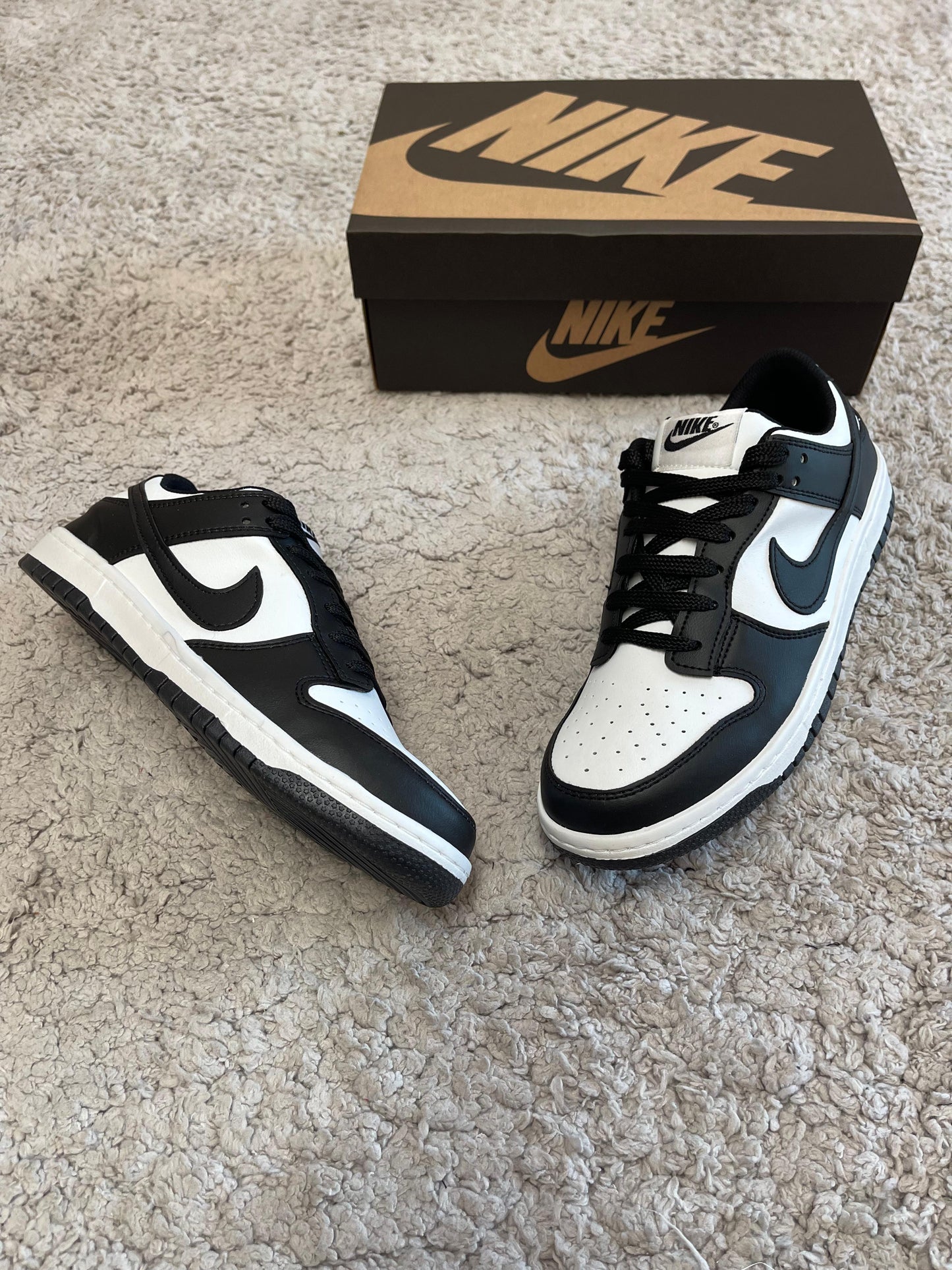 Nike Dunk negra