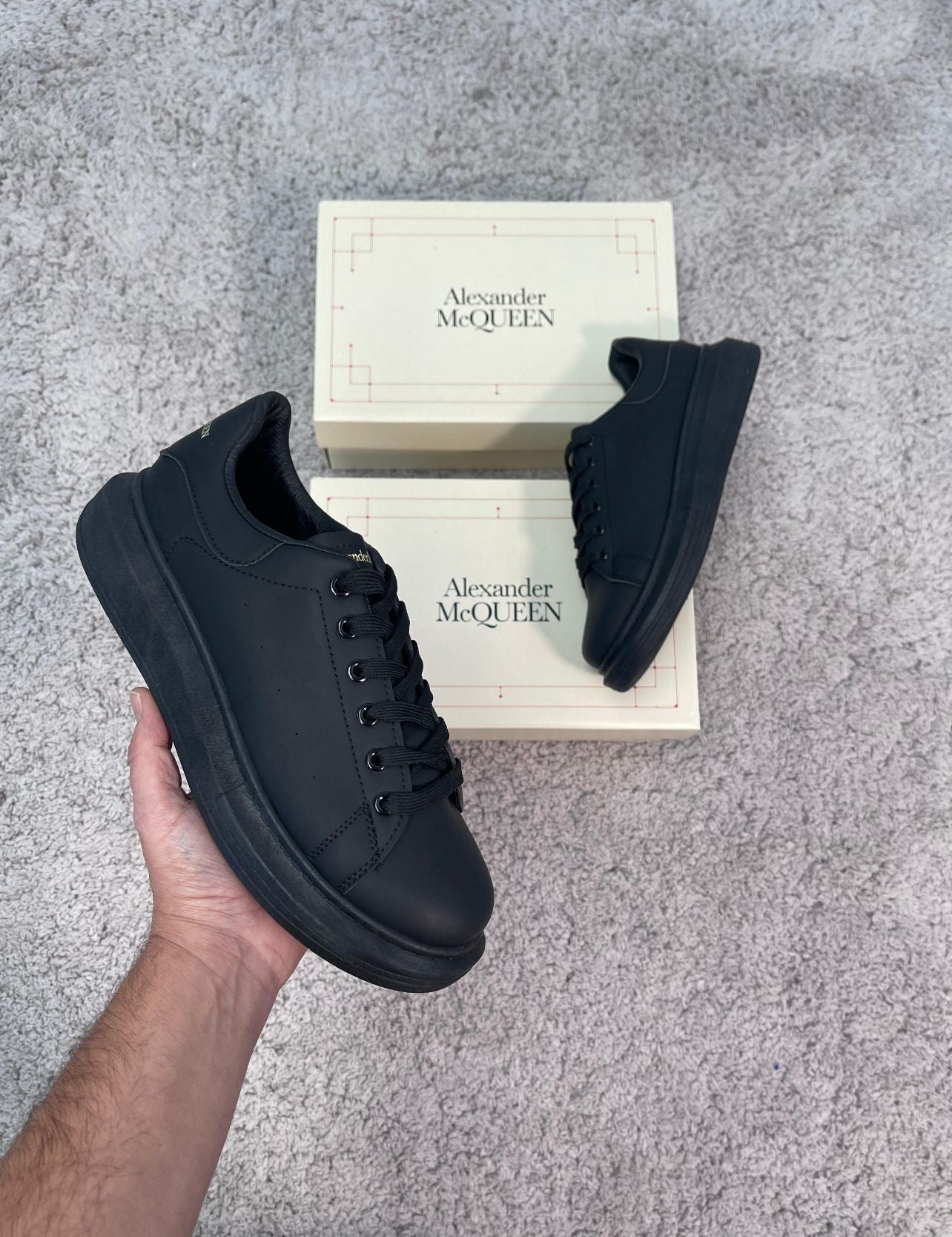 Alexander McQueen full black